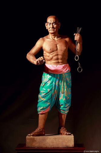 洛本木雕—噶瑪寺十六阿羅漢 第七尊 迦羅加伐蹉尊者