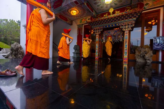 頂戴大藏經繞寺圓滿